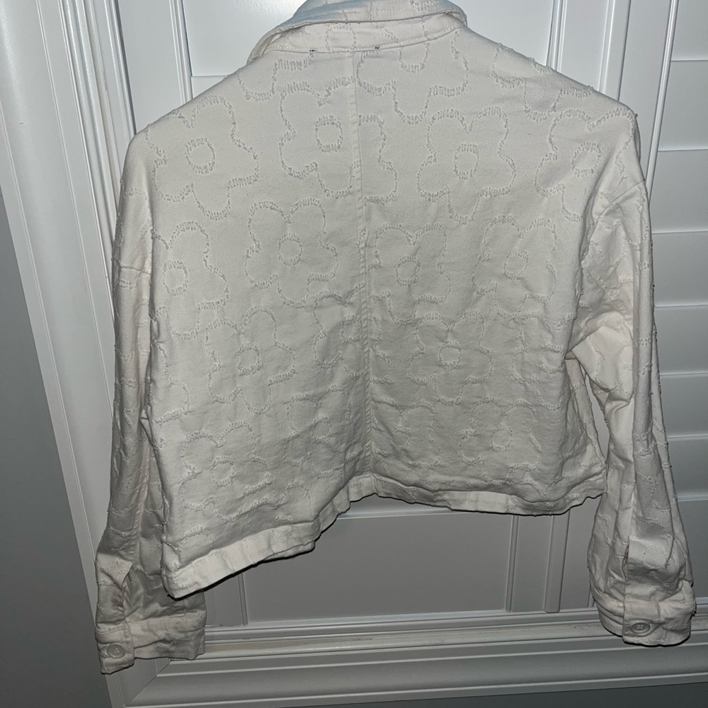Lulus white cotton cropped jacket with flower stitching